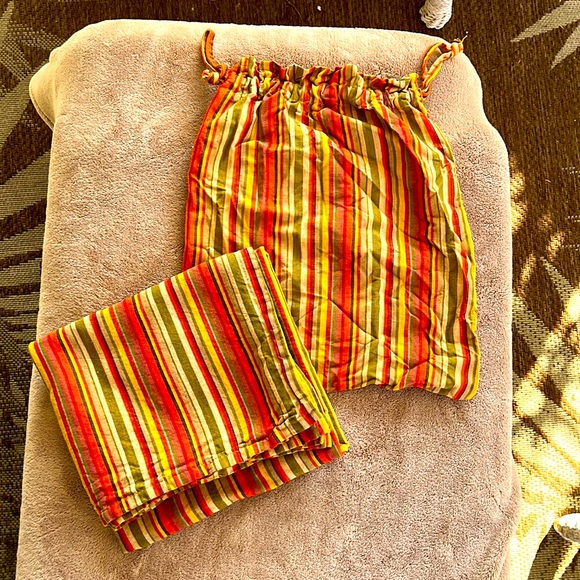 Crate & Barrel picnic tablecloth and bag - Picture 1 of 3